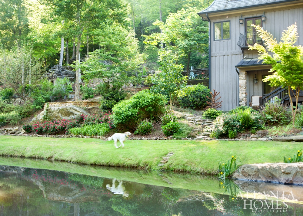 Atlanta Homes & Lifestyles | INTERIOR DESIGN Meridy King, Meridy King Interiors.| LANDSCAPE ARCHITECTURE Adriana Hernandez, Arcoiris Design Gardening | ARCHITECT Bill Edwards, Edwards Architecture Ltd. | Photography: Erica George Dines -Upscale Charm in this Fabulous Atlanta Home