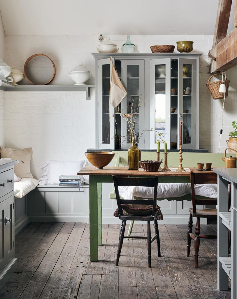 deVOL kitchens with eat in dining