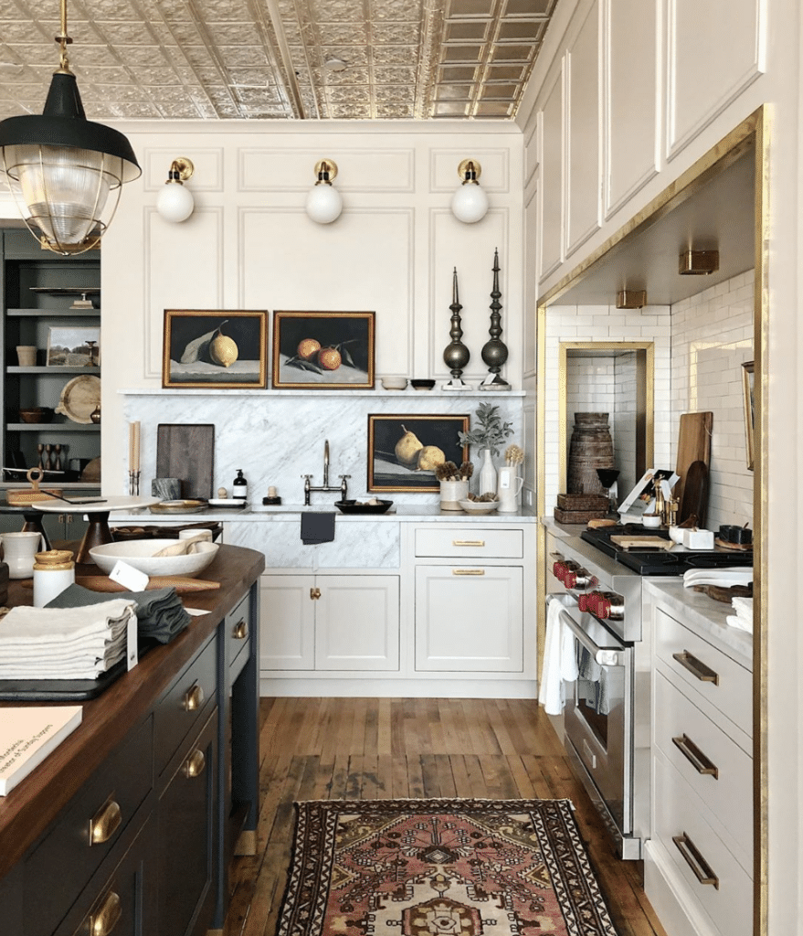 In Good Taste: Jean Stoffer Design kitchen - Stoffer Photography Interiors