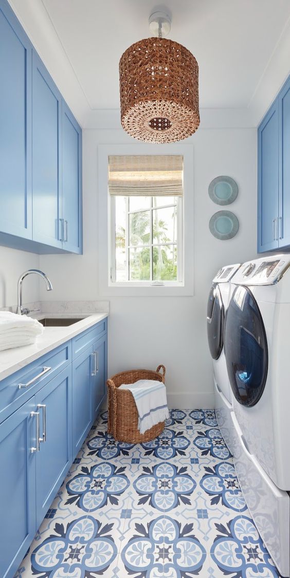 Kara Miller Interiors | Brantley Photography laundry room in blue and white