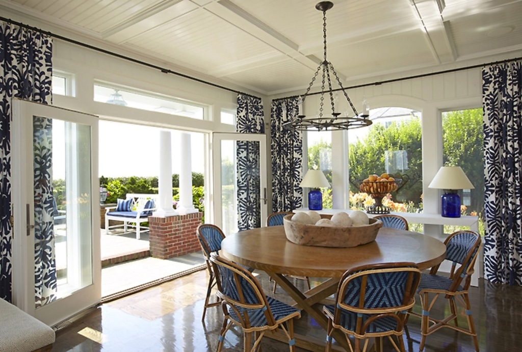 Brady design dining room in blue and white