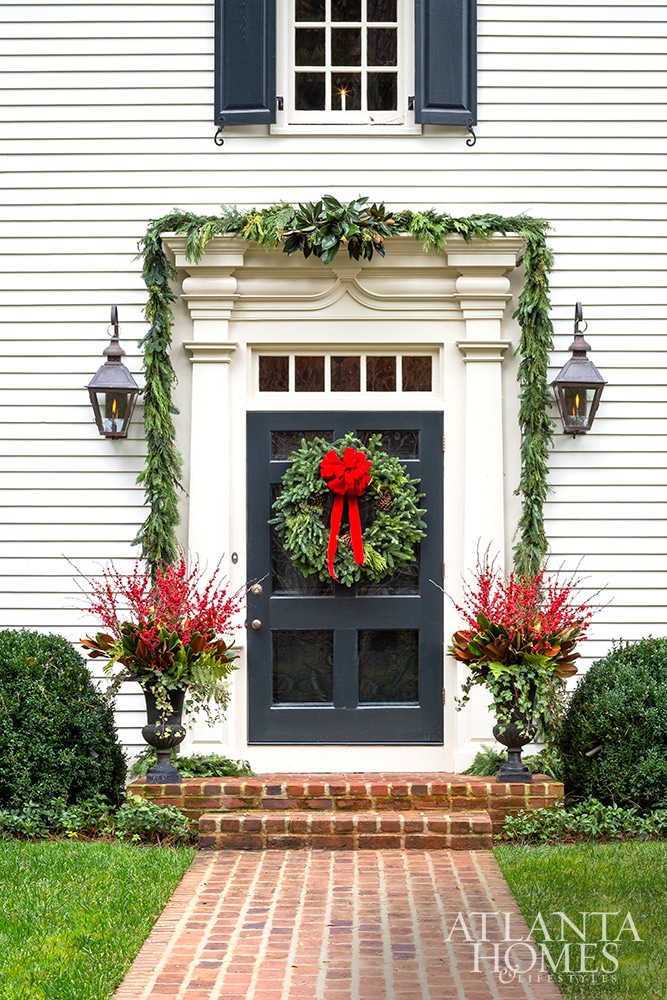 curb appeal dressed for the holidays
