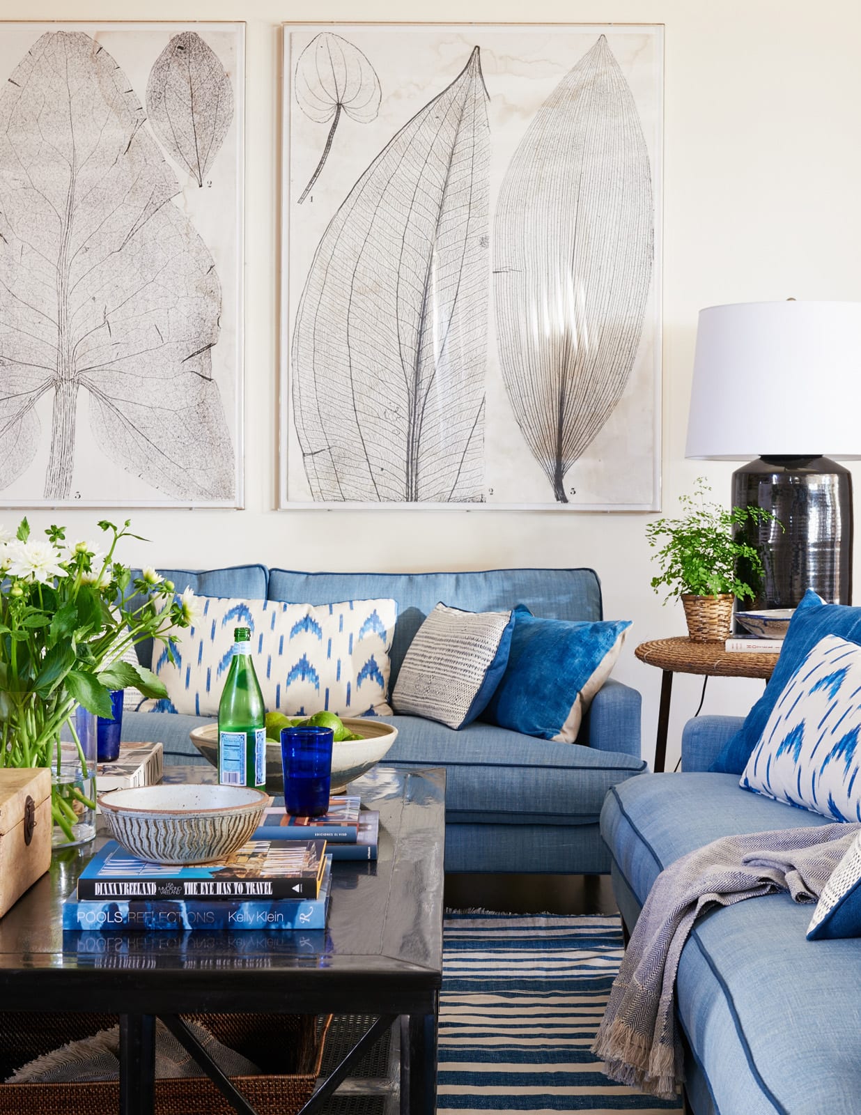 10 Favorites in Blue & White with the fabulous Mark D. Sikes - Amy Neunsinger Photography - living room - living room design - living room decor