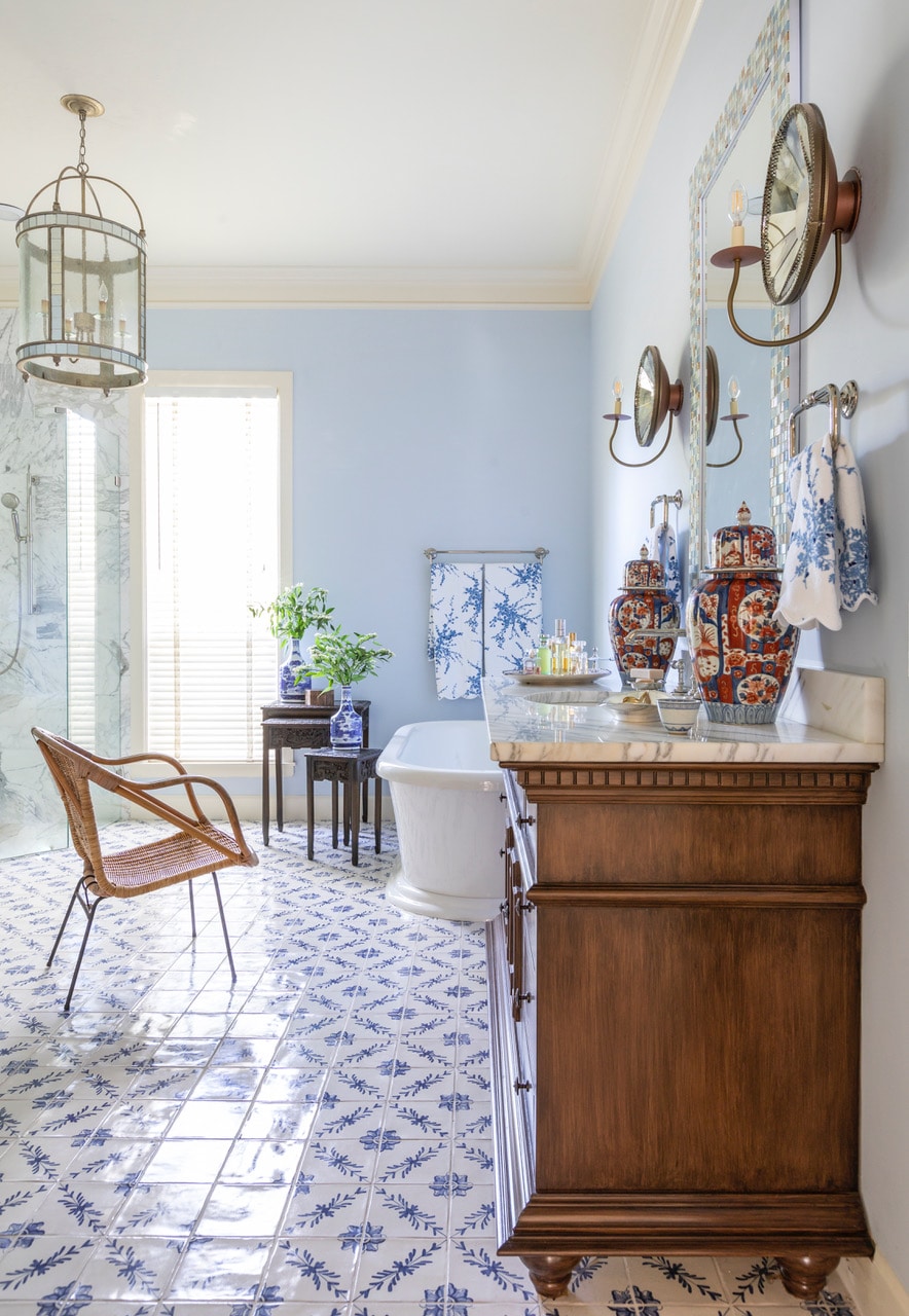  Interior Designer: Kerry Spears Photography: Jessie Preza (FL) Professional Styling: Olga Naiman (NY)blue and white bathroom