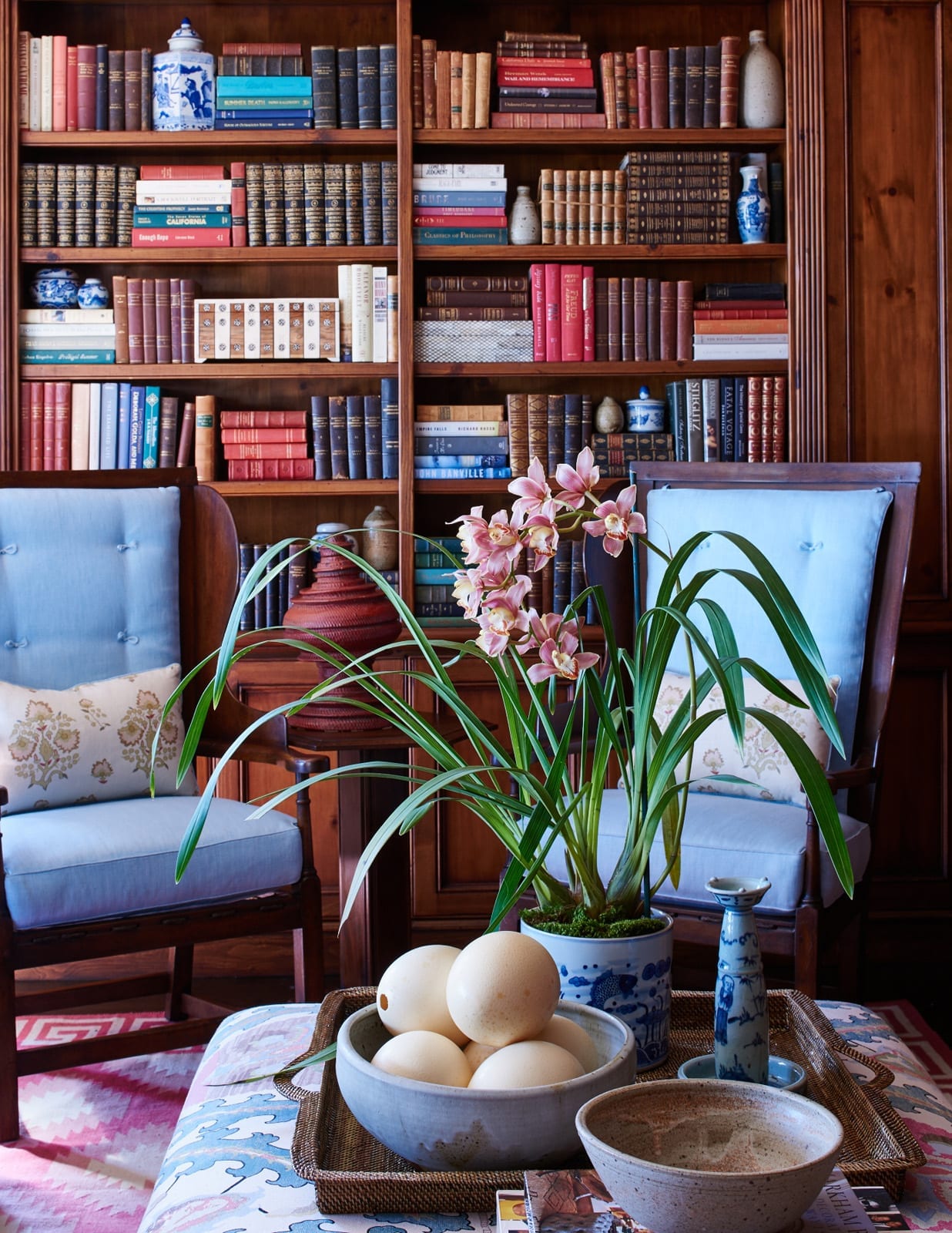 Mark D. Sikes designed bookcases | Helen Norman Photography