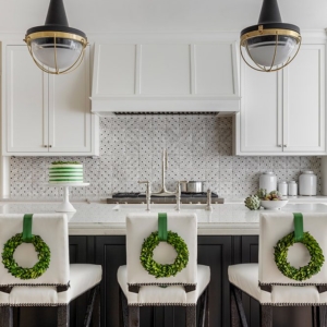 House Tour:  Picture Perfect Holiday Decorations