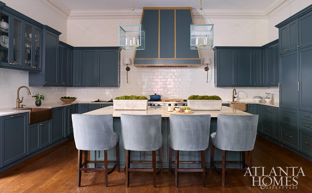 Refined yet laid-back, elegant yet welcoming, this Atlanta home in Atlanta Homes & Lifestyles designed by Cathy Rhodes Interior Design and beautifully photographed by David Christensen creates beautiful spaces that feel like home. kitchen - kitchen design