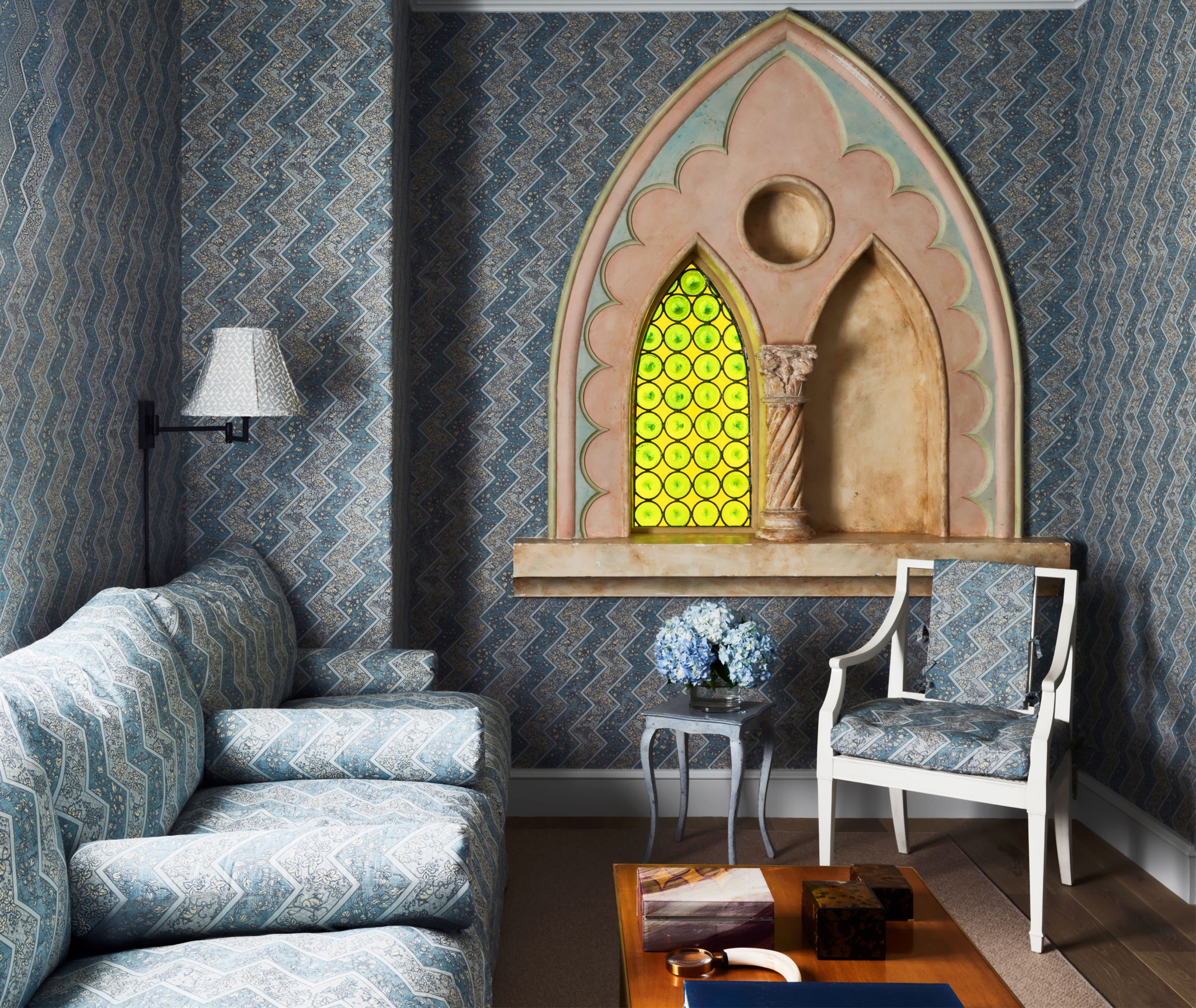 Mark D. Sikes Interior Design - Amy Neunsinger Photography -sitting room - blue and white - Palm Beach - Palm Beach house tour