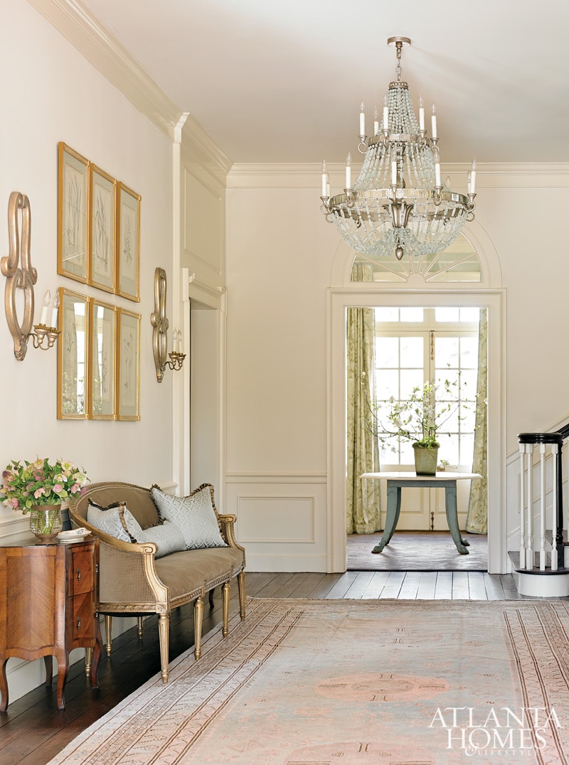 love at first sight - Architecture: Stan Dixon, Interiors: Liz Williams, Photography: Emily Followill, entry, foyer, chandelier
