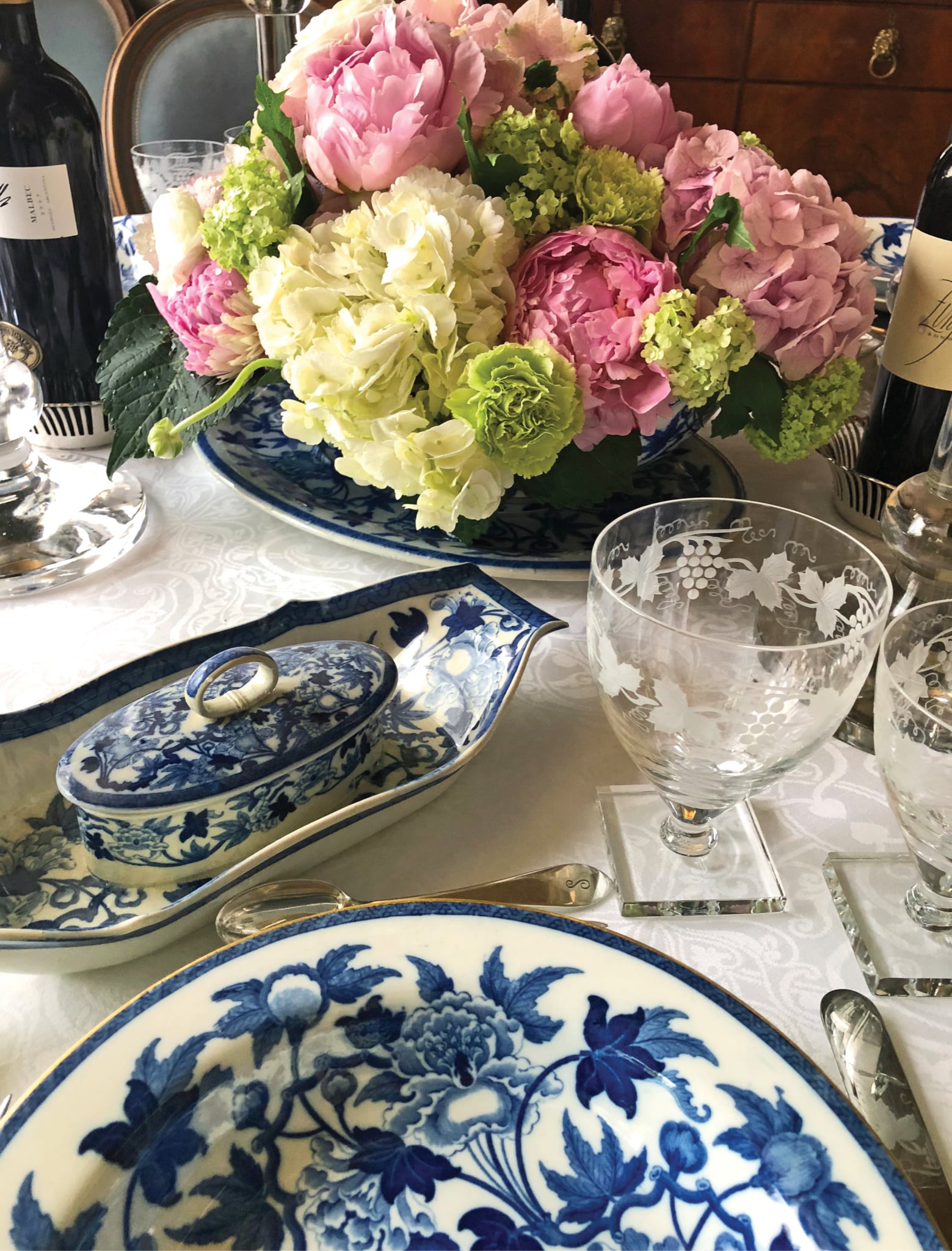In Stephanie Stokes' new book The World at Your Table: Inspiring Tabletop Designs. Stephanie creates stunning tablescapes using unique items collected from her travels including Japan, Cartagena, Budapest, and London  as inspiration.