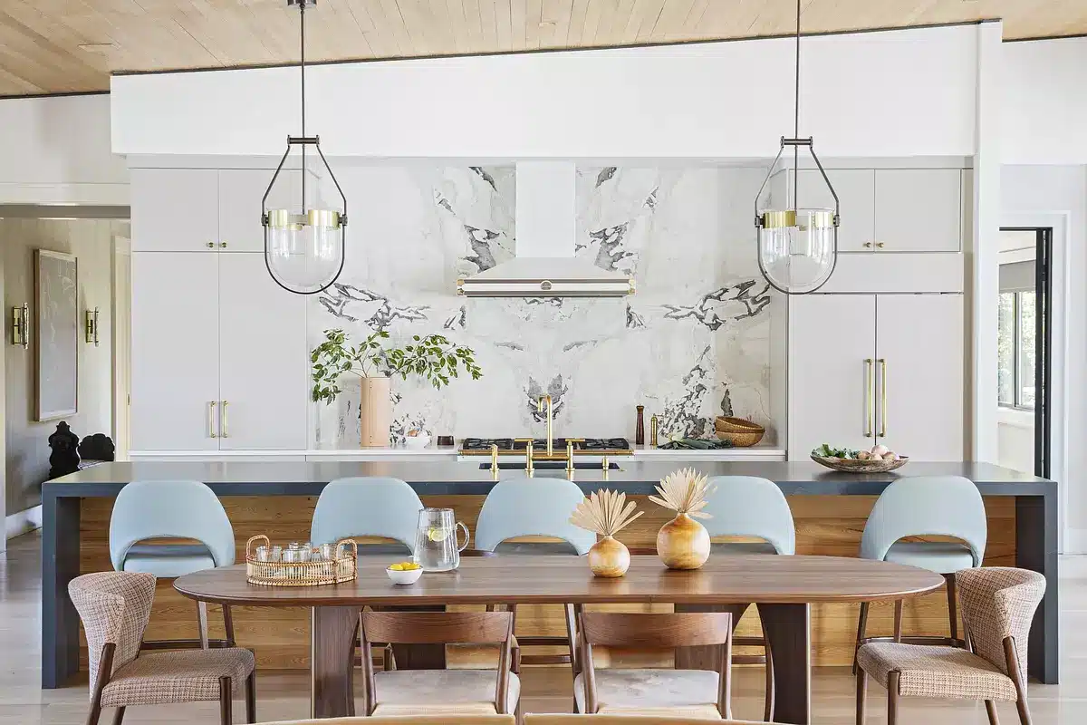 Allison Elebash Interior Design, Julia Lynn Photography - Livable elegance on the Stono River, kitchen, kitchen design, kitchen remodel, pair of pendants, blue stools