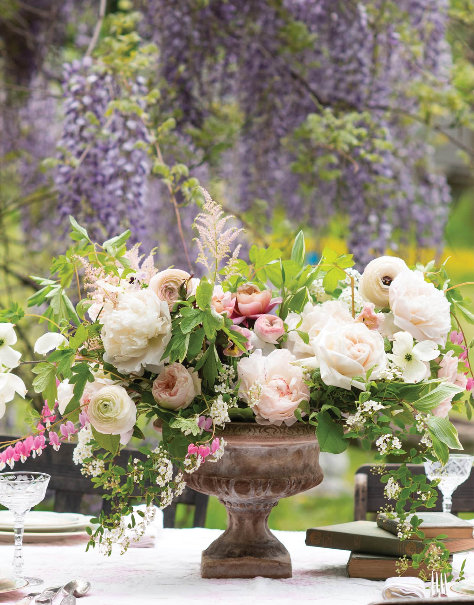 French Blooms: Floral Arrangements Inspired by Paris and Beyond by Sandra Sigman Founder of Les Fleurs - flowers