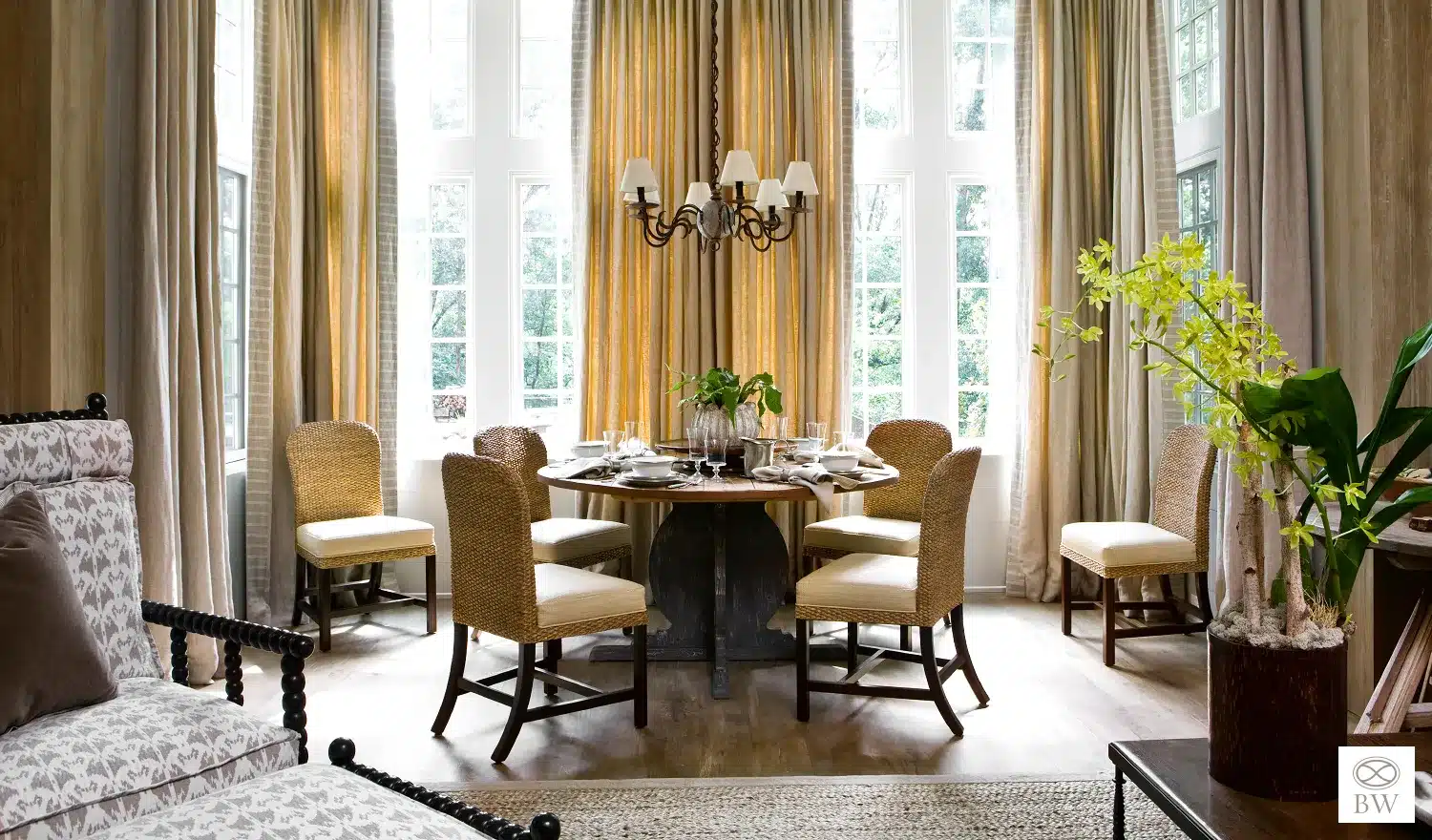 Beth Webb, a celebrated interior designer renowned for her timeless and sophisticated creations, has left an indelible mark on the world of interior design.  Webbs dining room designs are nothing short of exquisite, characterized by a harmonious blend of elements that exude elegance and tranquility. - Emily Followill Photography