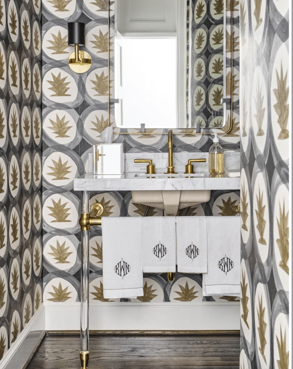 Mary Beth Wagner is an interior designer with a remarkable ability to turn powder rooms into captivating spaces bursting with pizazz. | Nathan Schroder Photography