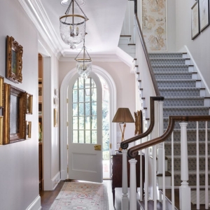 A Tour of Timeless Elegance in a Historic Neighborhood