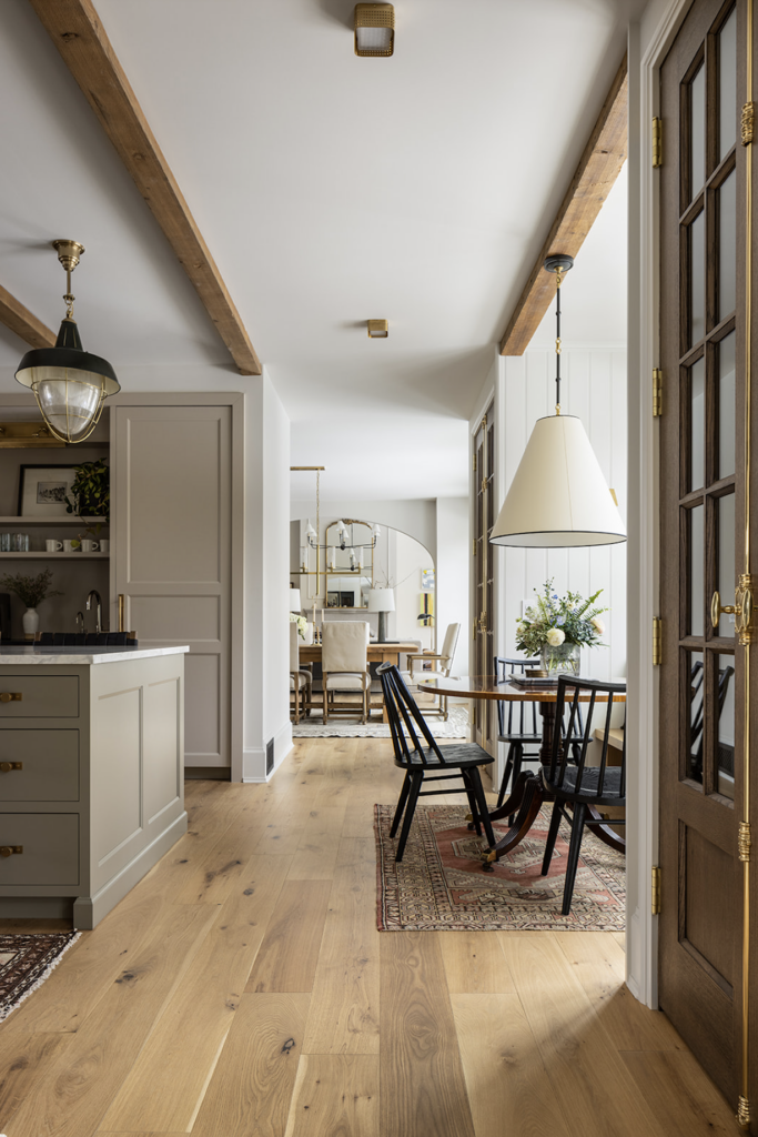 The Art of Incorporating Vintage Pieces in Interior Design - Design Chic