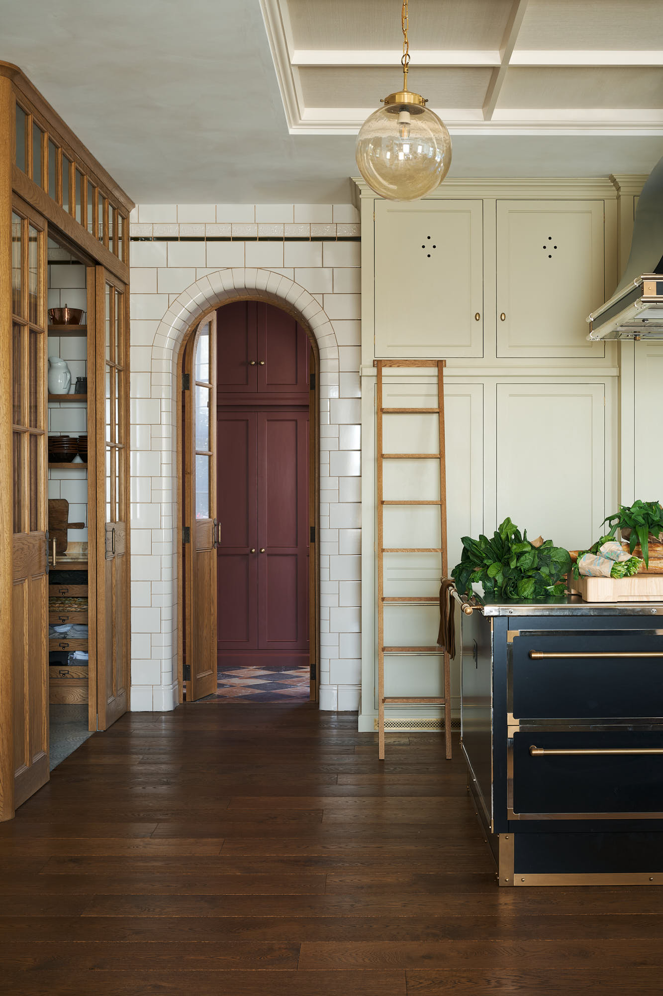  fabulous kitchen from deVOL. Love the floor to ceiling subway tile and arched door. This one has us teeming with inspiration! 