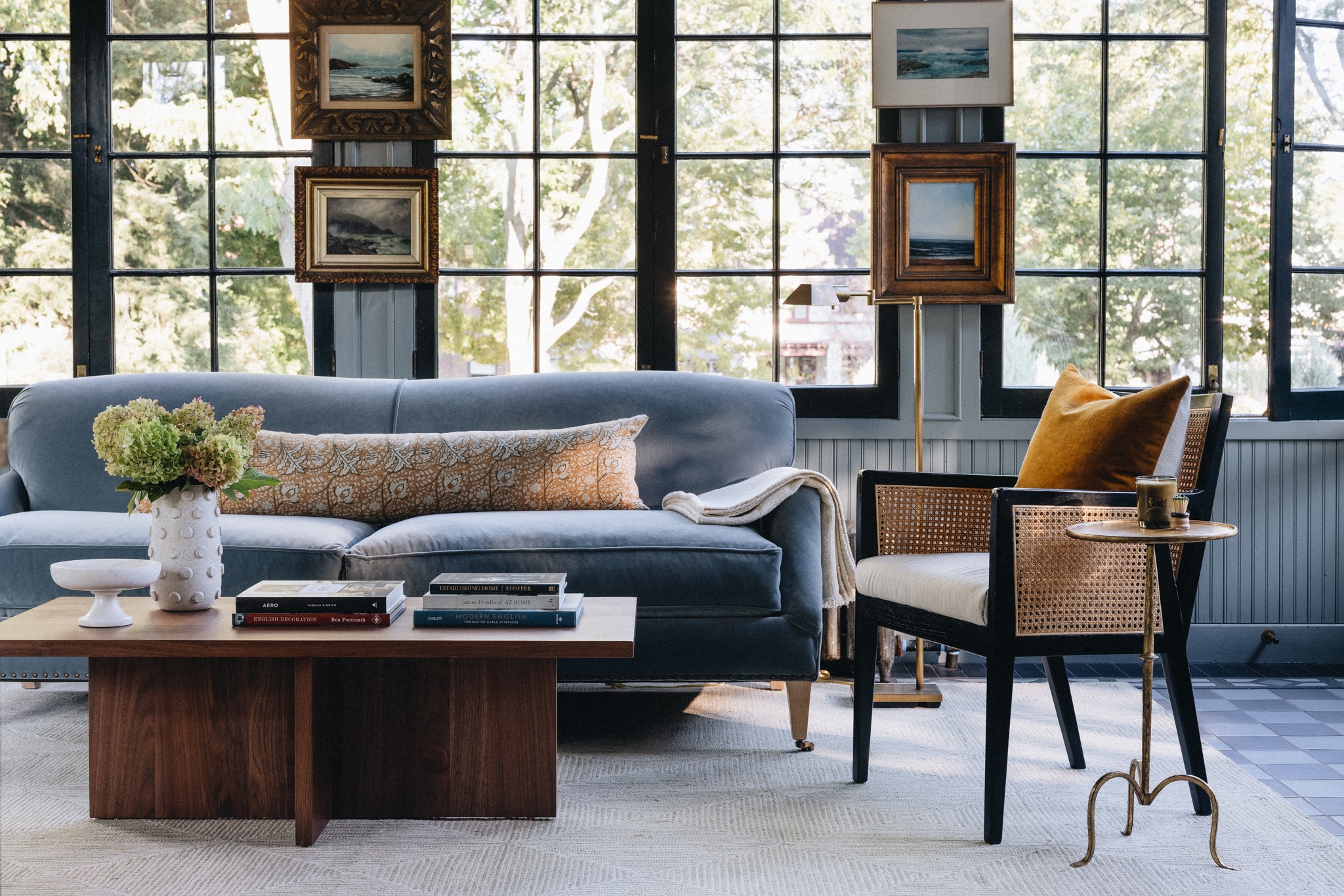 10 Gorgeous Living Rooms That Redefine Style and Comfort