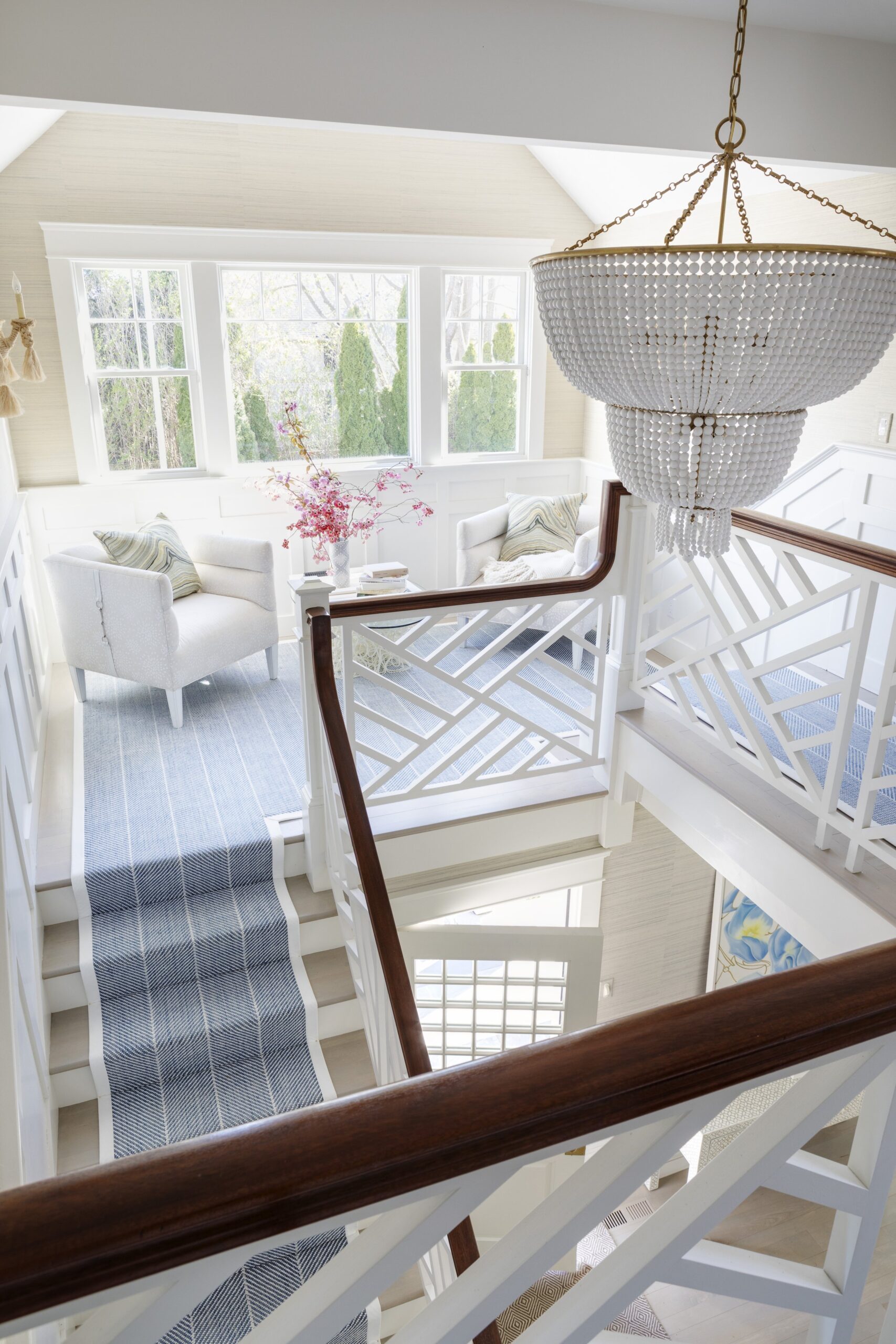 Refined yet laid-back, sophisticated yet welcoming, the coastal interior design ideas from Digs Design Company will make your home feel like a getaway. Located on Matunuck Beach, this oasis is the perfect inspiration to start our week!  Photography Greg Premru @gregpremru Stylist @karinlidbeck Arner Architecture  @arner_architect Builder Neill Brothers @neillbros