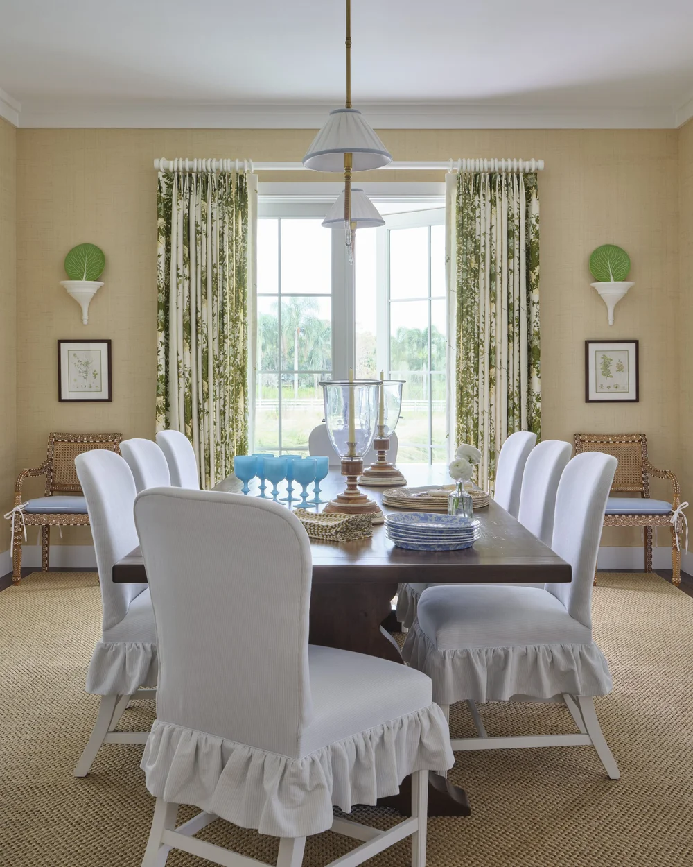 You know how much we love the designs of Kara Miller. And you can’t have too much of a good thing, right? So take a look inside her charming farmhouse! It’s a wonderful getaway — even if the getaway is only on your monitor! Brantley Photography