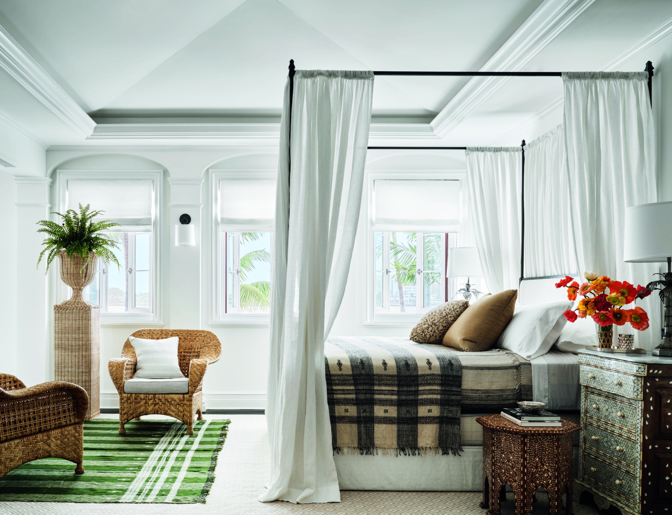 There are few things we look forward to more than sharing a sneak peek of a new coffee table book! If you are looking for chic, sophisticated and stylish, don't miss the latest addition to our collection,  Hilfiger Homes.   Blue and white bedroom with canopy bed