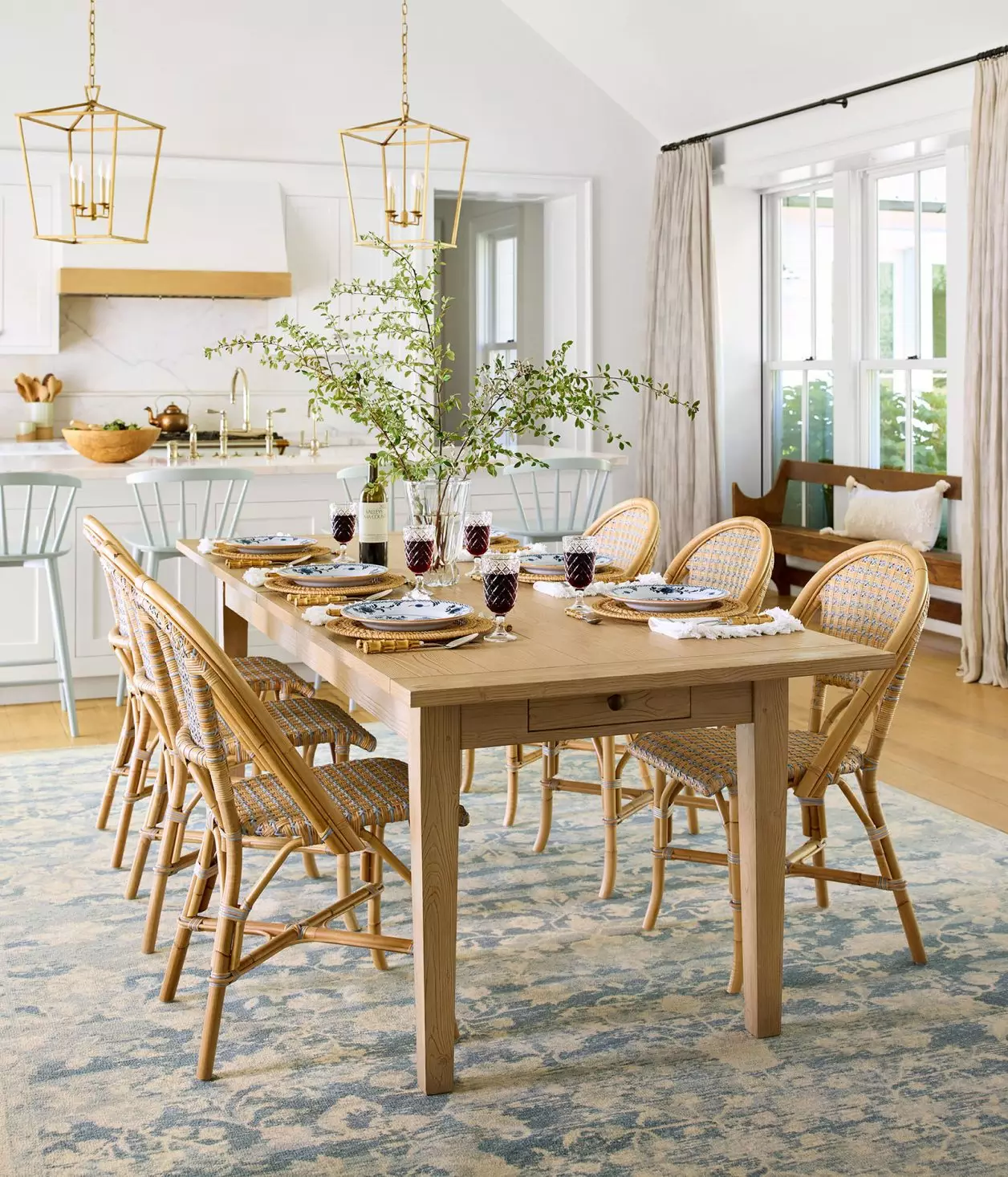 It’s no secret how much we love Serena & Lily and every season we are excited to see their fabulous new finds.  A fun bench, stylish chairs, the coziest bedding…we love it all .  Take a look at a few of our favorite fall home decor ideas and we think you'll love it, too!