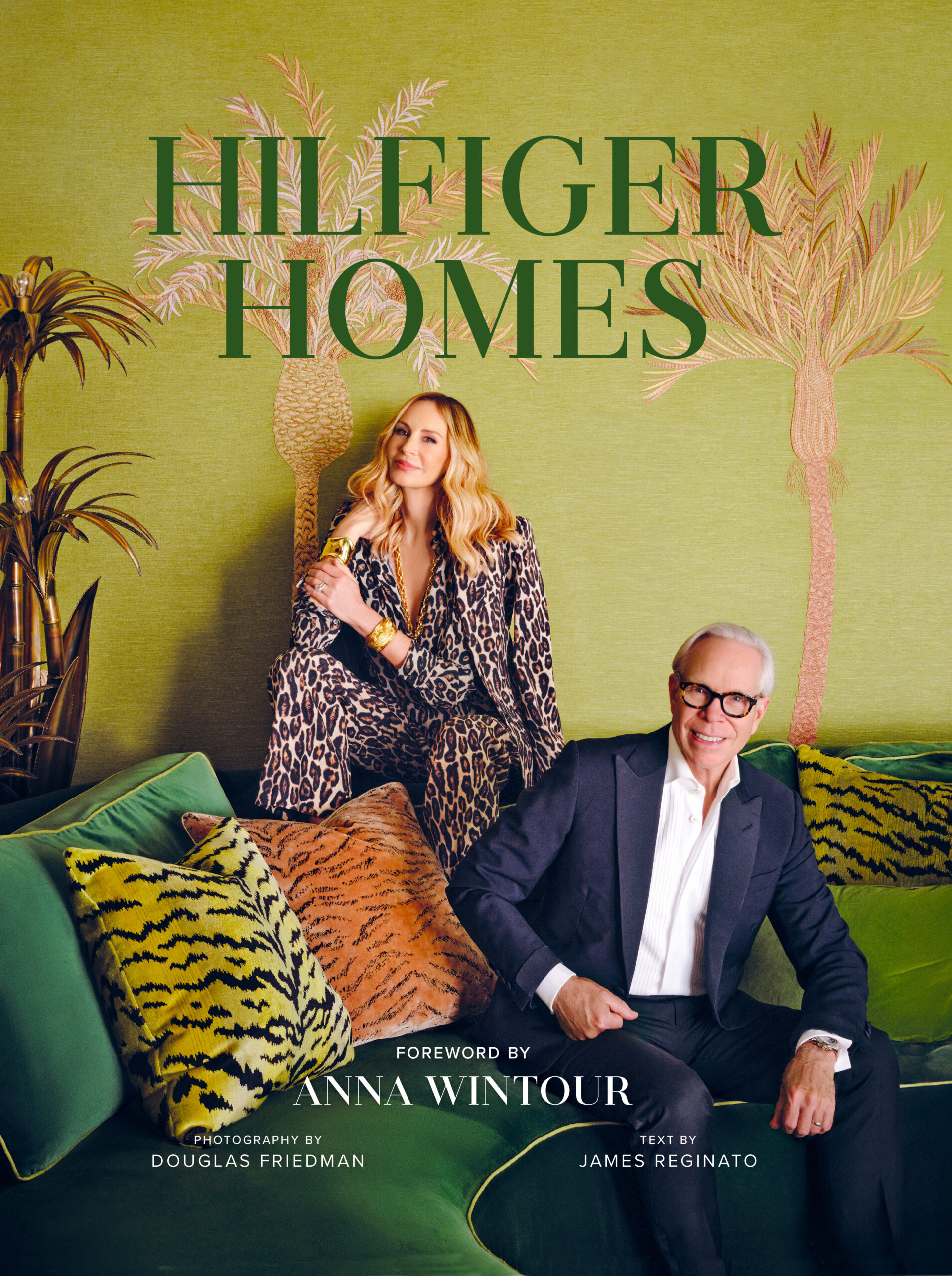 There are few things we look forward to more than sharing a sneak peek of a new coffee table book! If you are looking for chic, sophisticated and a stylish life, don't miss the latest addition to our collection,  Hilfiger Homes.  