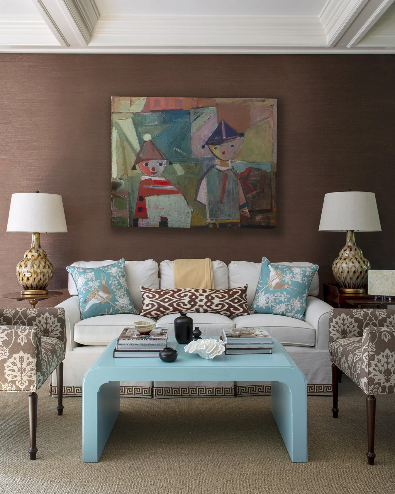 Sarah Winchester PhotographyGood morning, chic readers! We hope your Monday is off to a great start and that you are poised and ready for the weekend. We are so excited to share a few rooms from the talented Honey Collins of Honey Collins Interiors. So take a few minutes, refill your coffee, and reset your mind with these stunning rooms that can't help but inspire you to a more productive (and comfortable!) day. 
