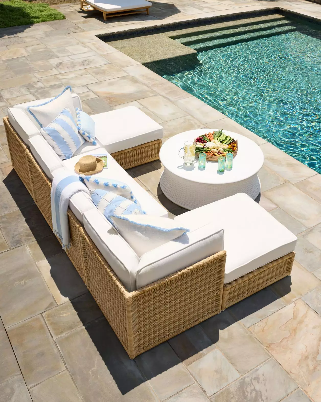 It’s no secret how much we love Serena & Lily and every season we are excited to see their fabulous new finds.  A fun bench, stylish chairs, the coziest bedding…we love it all .  Outdoor area with amazing sectional sofa