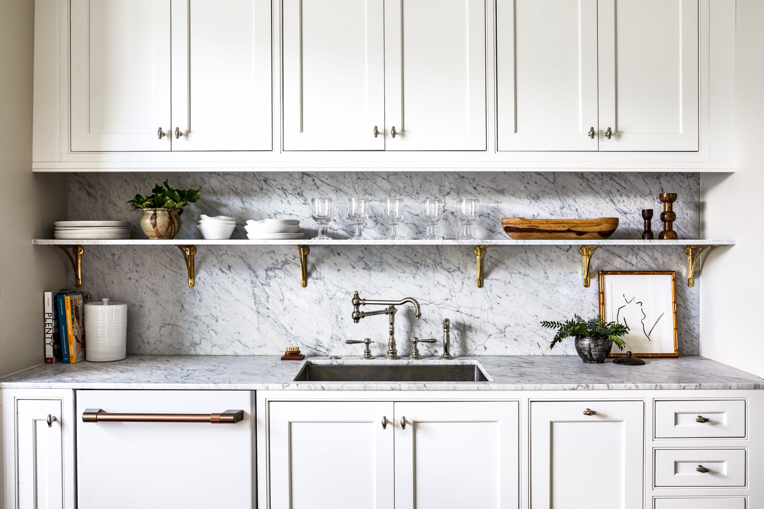 Zoe Feldman Interior Design kitchen | Photography: Stacy Zarin Goldberg - kitchen - kitchen design - kitchen decor - kitchen design ideas