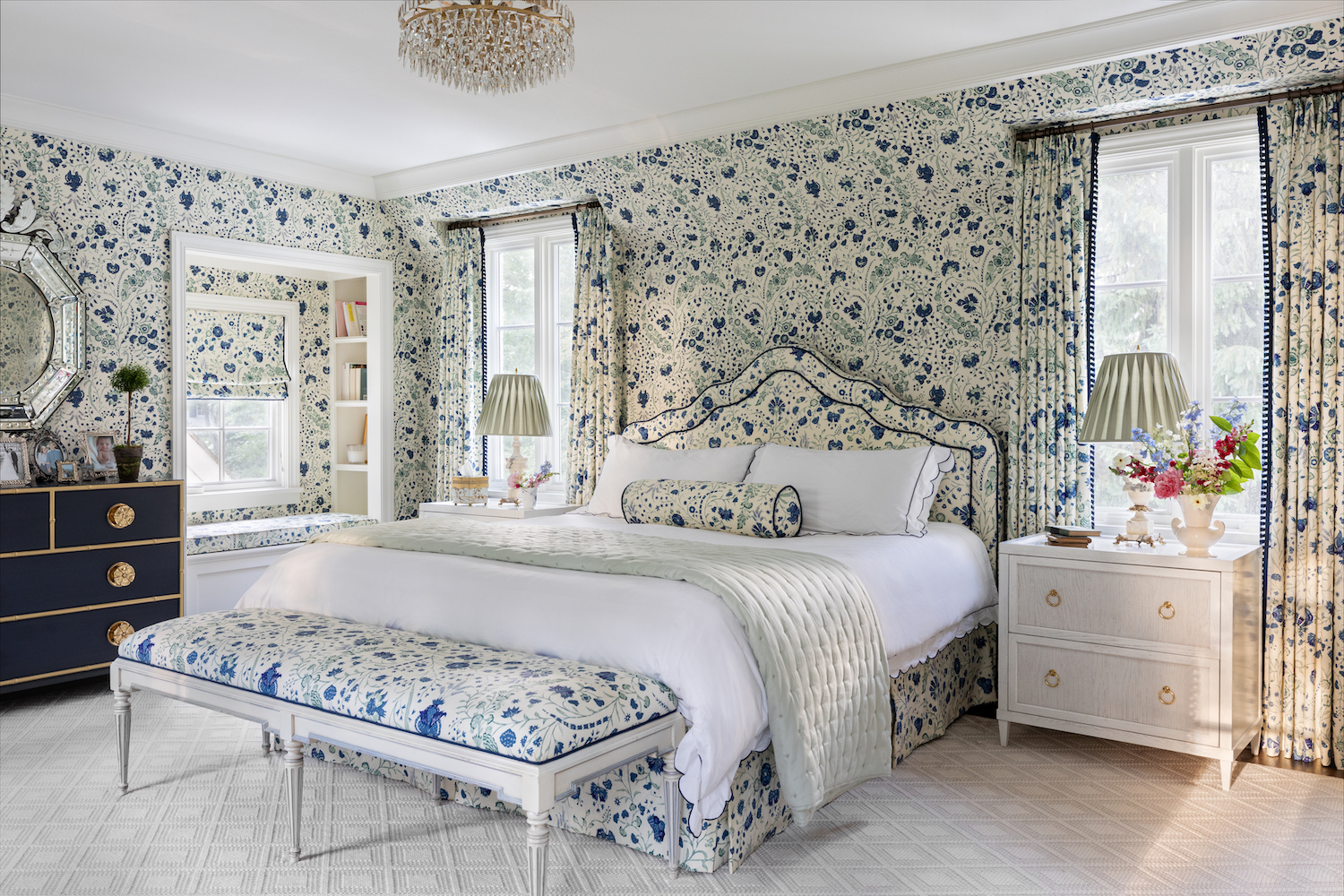 Alexandra Kaehler's stunning design has us teeming with inspiration.  Take a look at her work, and you’ll see why we say her work is “In Good Taste!“PHOTOGRAPHER: AIMEE MAZZENGA STYLIST: CATE RAGAN