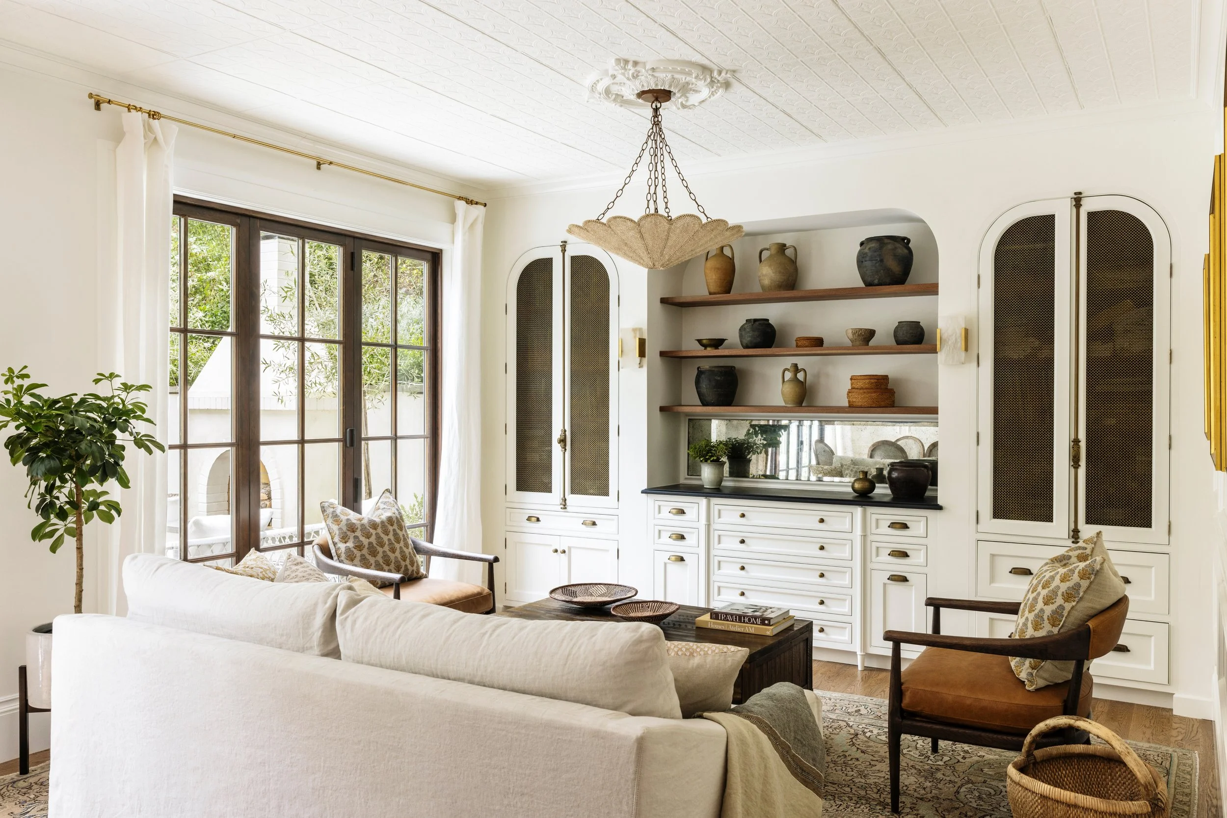 Imparfait Design Studio is celebrated for their exceptional talent in interior design that seamlessly merges timeless elegance with contemporary functionality,and these beautiful living rooms are no exception. Alana Hale Photography