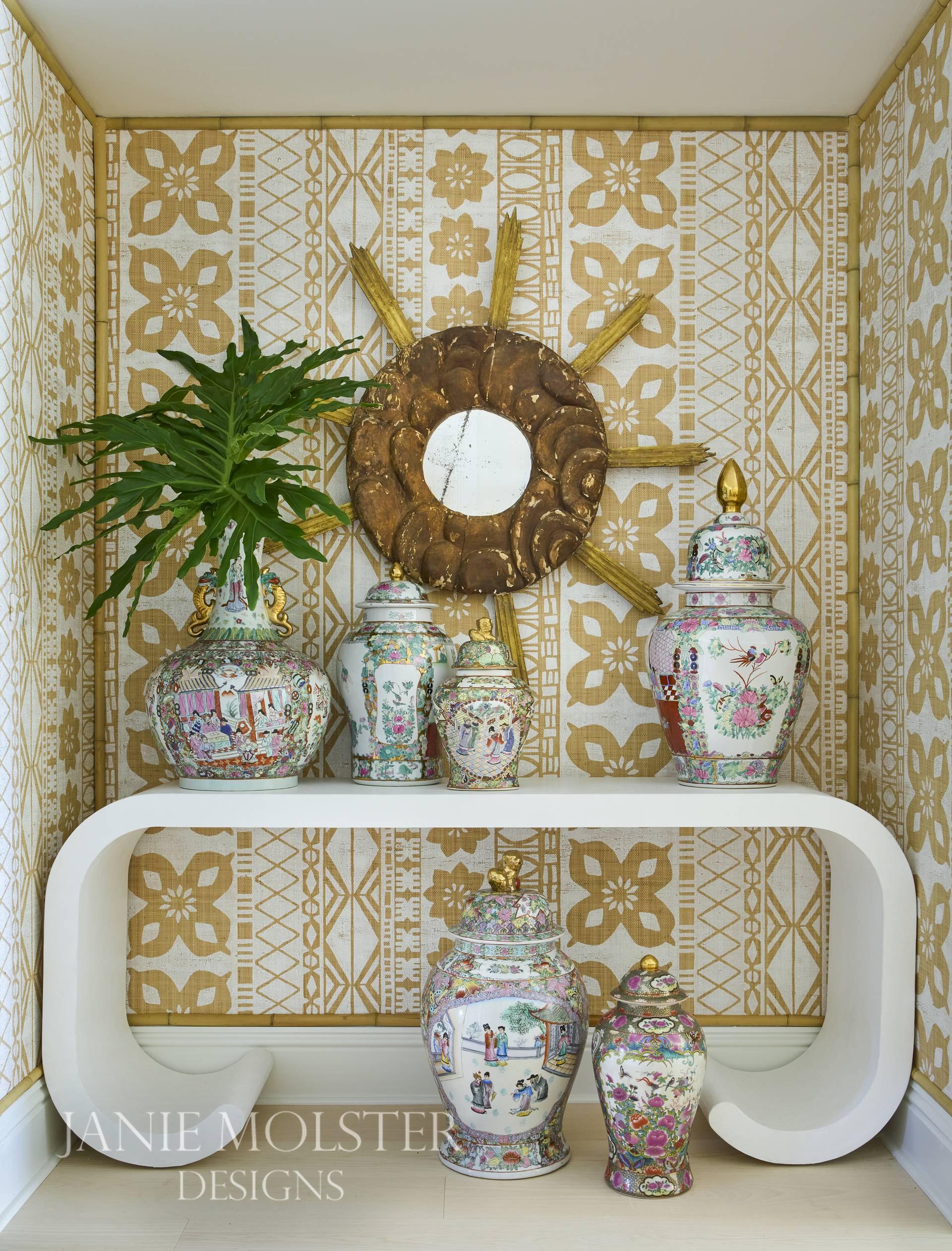 It’s Wednesday, and we’re needing a little color in our lives–and our homes! From food to flowers, art to dresses, everything is better with a splash of a favorite shade!?  Take a peek at these colorful home interiors in the Palm Beach getaway of the fabulously talented Janie Molster, and we think you’ll agree. Brantley Photography