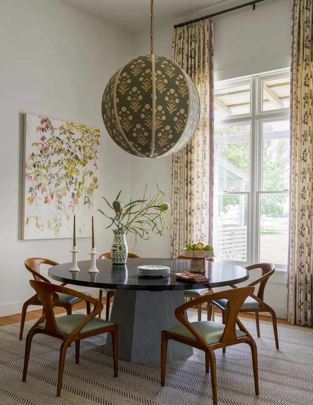 Refined yet laid-back, sophisticated yet welcoming, Mary Beth Wagner creates beautiful interiors that feel like home all so perfectly photographed by Nathan Schroder. Her unique approach to interior design revolves around capturing the essence of classic aesthetics while ensuring the spaces she designs are warm, inviting, and practical for everyday living. 