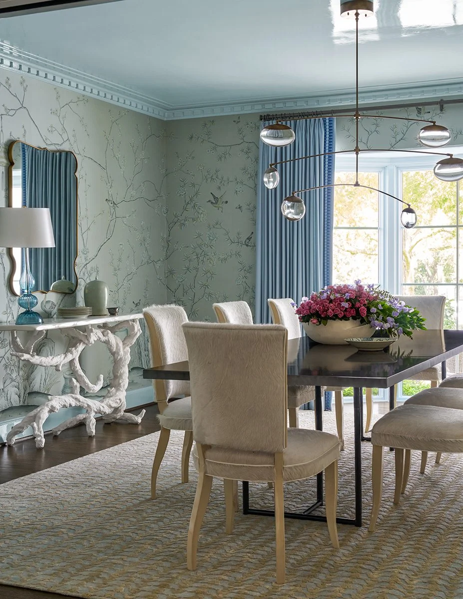 Refined yet laid-back, sophisticated yet welcoming, Mary Beth Wagner creates beautiful interiors that feel like home all so perfectly photographed by Nathan Schroder. Her unique approach to interior design revolves around capturing the essence of classic aesthetics while ensuring the spaces she designs are warm, inviting, and practical for everyday living. So take a peek inside 10 beautiful dining rooms that have us dreaming of festive holiday meals with family and friends.