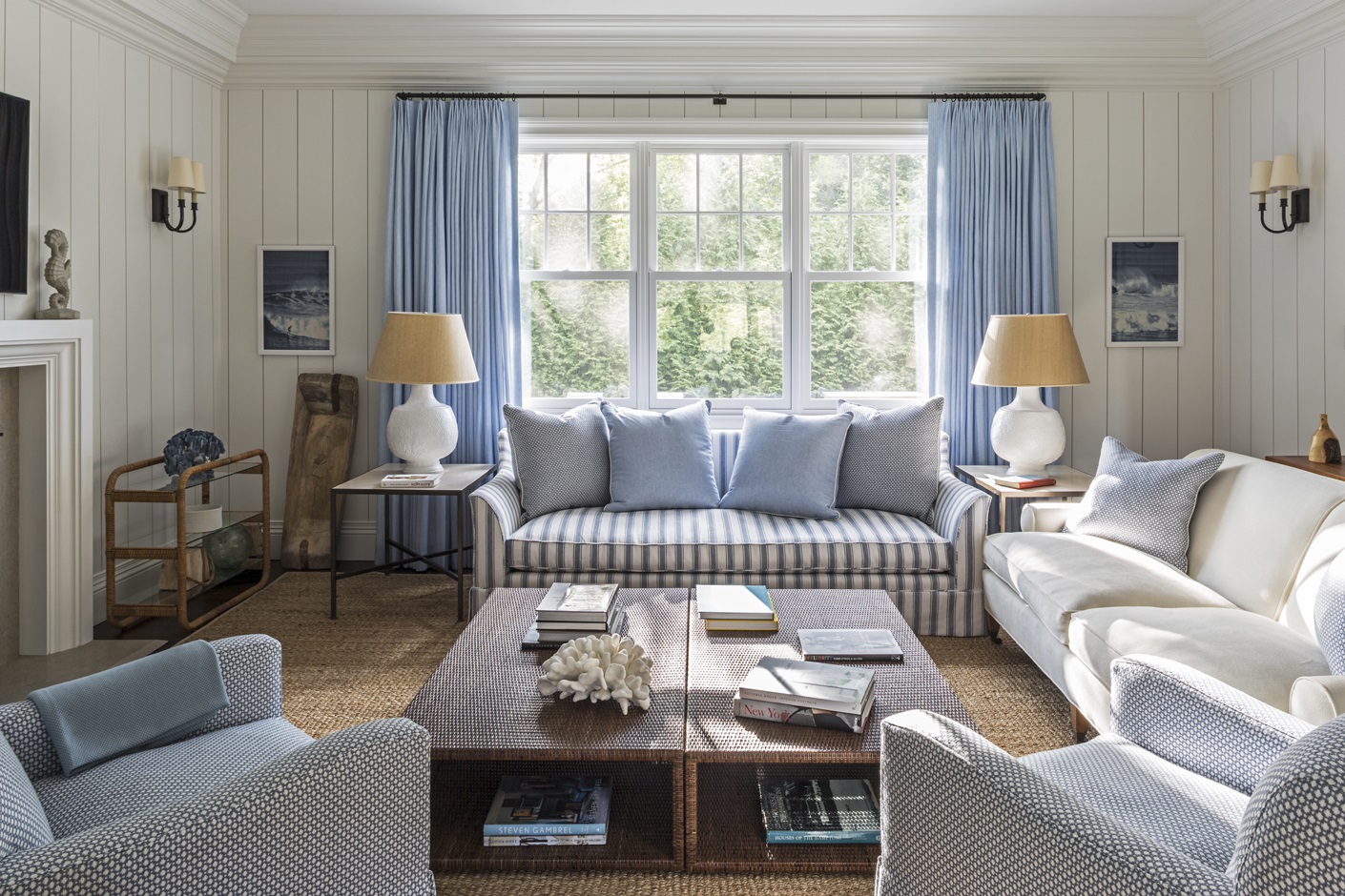 Today, we’re highlighting the key elements and thoughtful design choices that create a stylish and family-friendly space.  So take a few minutes, settle into your favorite sofa and reset your mind with these stunning rooms that can't help but inspire a better day. Brady Design | Marco Ricca Photography