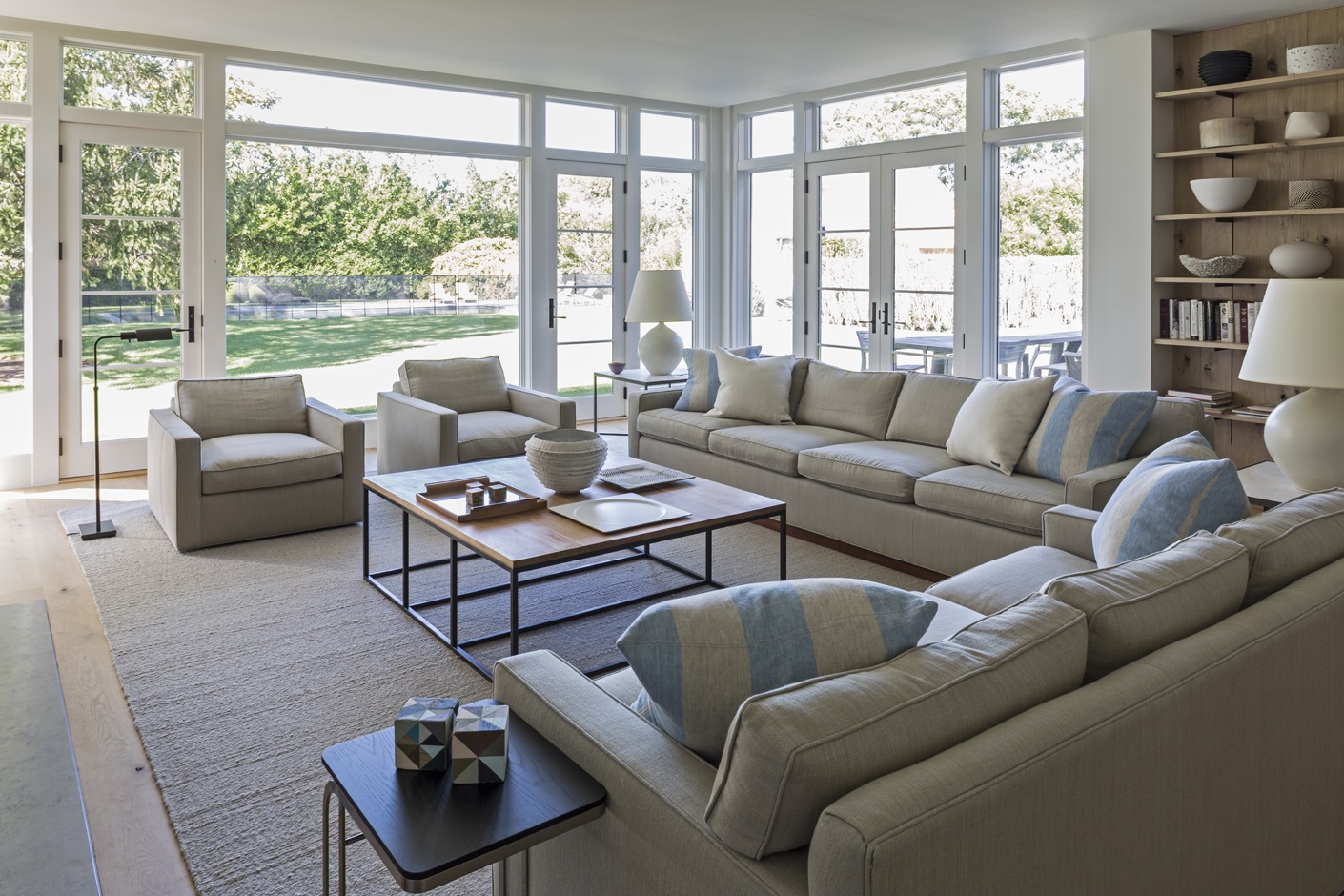 Today, we’re highlighting the key elements and thoughtful design choices that create a stylish and family-friendly space.  So take a few minutes, settle into your favorite sofa and reset your mind with these stunning rooms that can't help but inspire a better day. Brady Design | Marco Ricca Photography