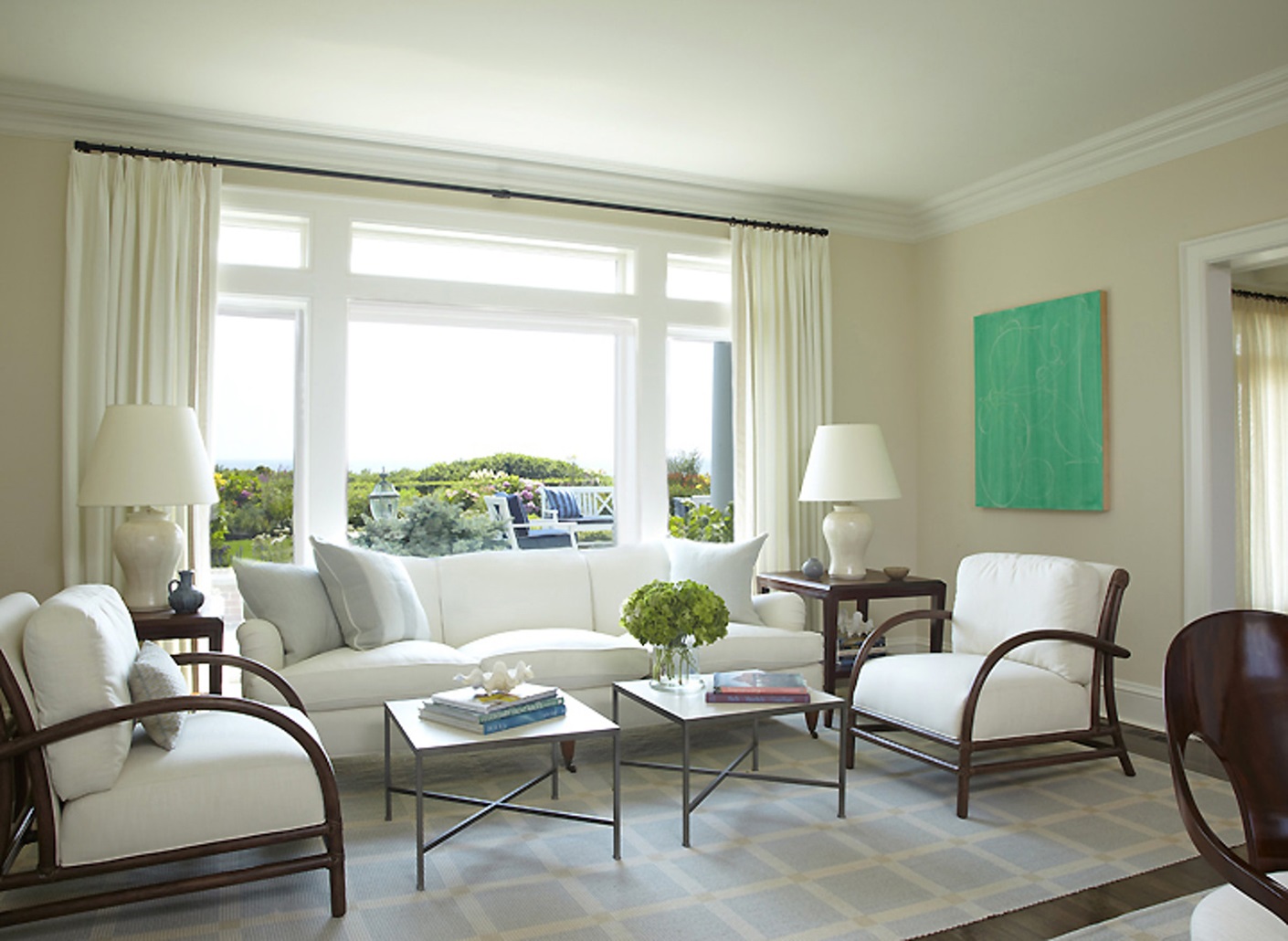 Today, we’re highlighting the key elements and thoughtful design choices that create a stylish and family-friendly space.  So take a few minutes, settle into your favorite sofa and reset your mind with these stunning rooms that can't help but inspire a better day. Brady Design | Marco Ricca Photography