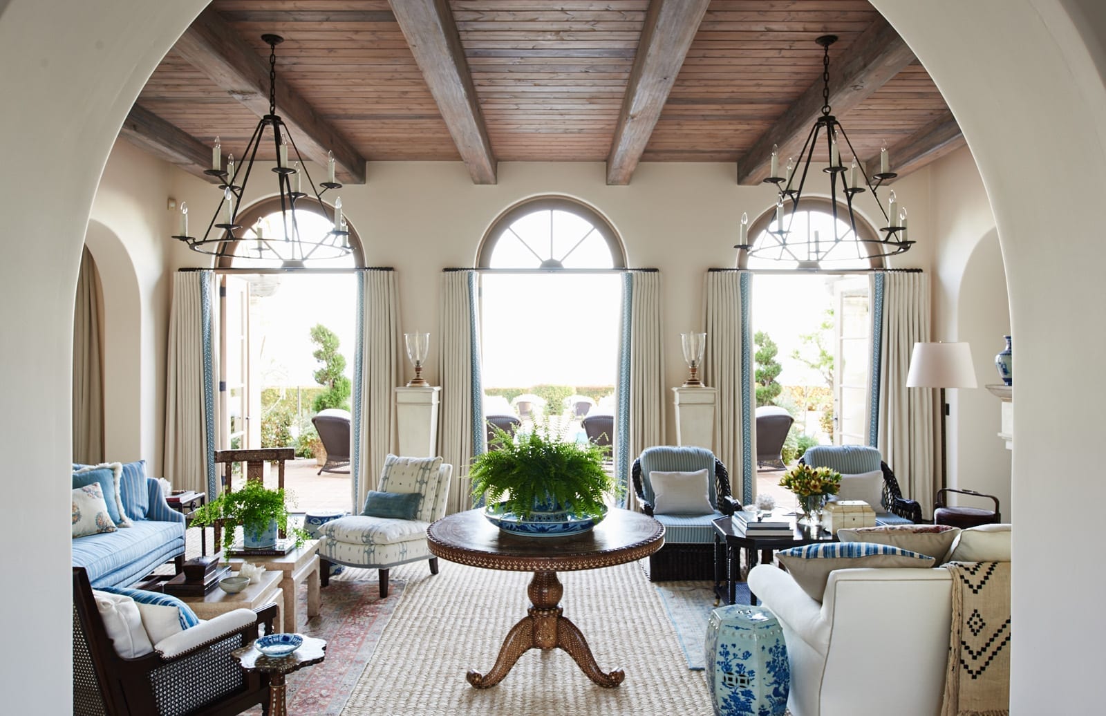 11 Gracious Living Rooms that Inspire Timeless Style