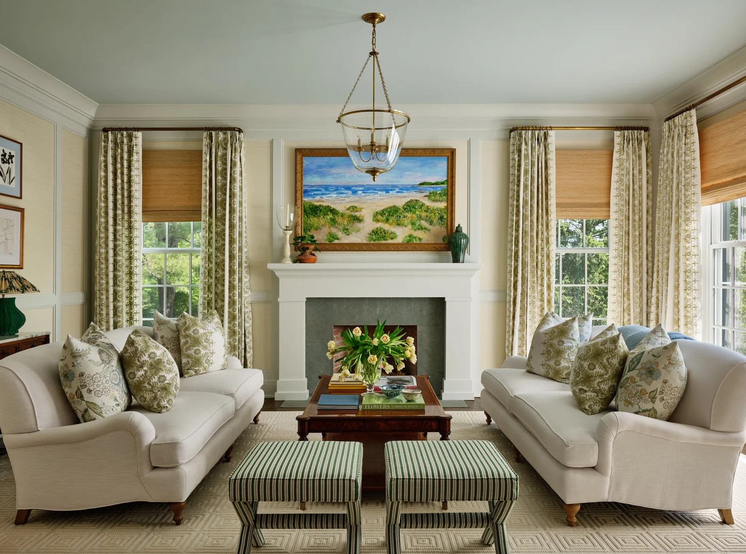  Alternative Text And no one embraces that philosophy better than designer Ariel Okin. From the largest room to the tiniest nook, nothing is overlooked. During this season that is all about the little things, take a peek at one of our favorite homes from this talented designer–and get a jumpstart on your home inspiration for 2026. Photography: Read McKendree 