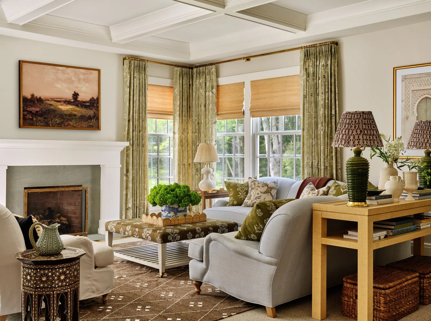  Alternative Text And no one embraces that philosophy better than designer Ariel Okin. From the largest room to the tiniest nook, nothing is overlooked. During this season that is all about the little things, take a peek at one of our favorite homes from this talented designer–and get a jumpstart on your home inspiration for 2026. Photography: Read McKendree 