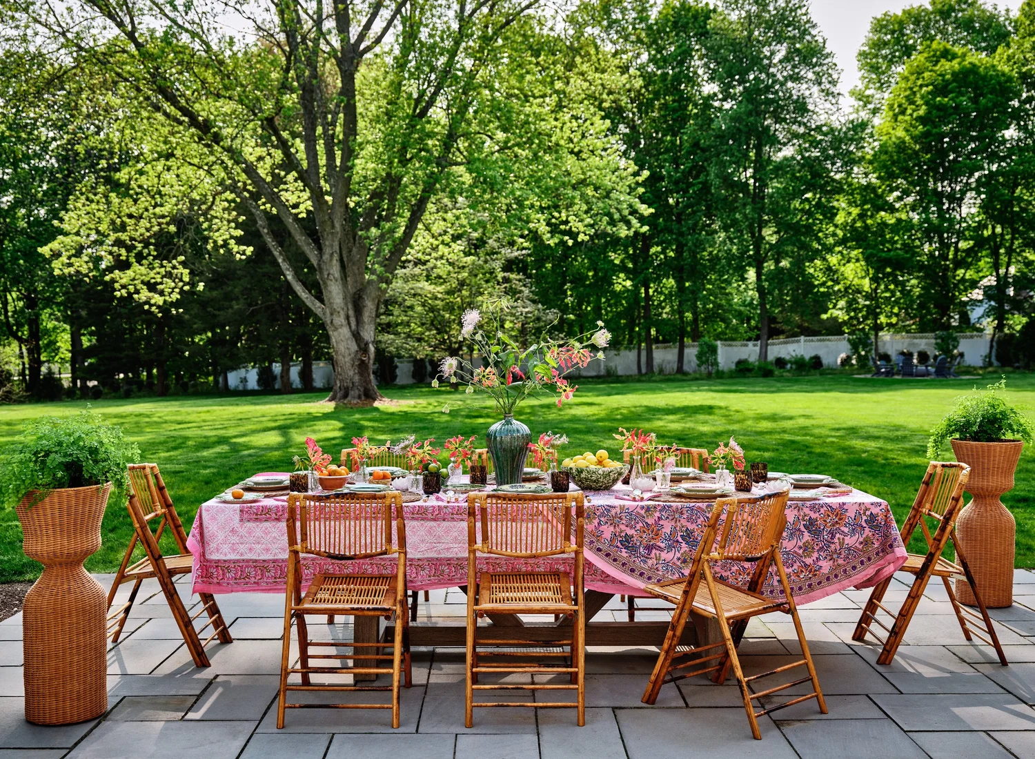  Alternative Text And no one embraces that philosophy better than designer Ariel Okin. From the largest room to the tiniest nook, nothing is overlooked. During this season that is all about the little things, take a peek at one of our favorite homes from this talented designer–and get a jumpstart on your home inspiration for 2026. Photography: Read McKendree 