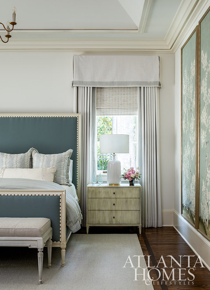 And we are taking notes from this gorgeous Courtney Decker -Christmas home tour in this month's Atlanta Homes and LifestylesArchitect: Interiors: Coutney Giles Interiors | Yong Pak, Pak Heydt & Associates,