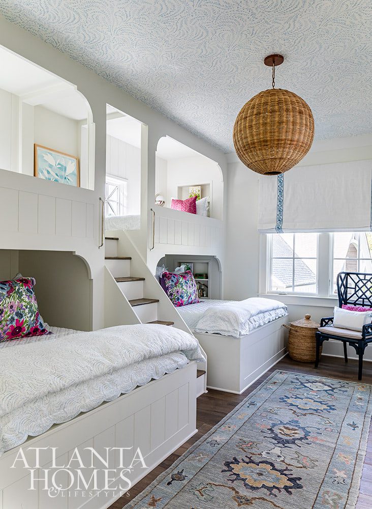 Clean, crisp, and luxuriously inviting with stunning interiors, we adore this waterfront oasis designed by Sandy Becke! Jeff Herr Photography