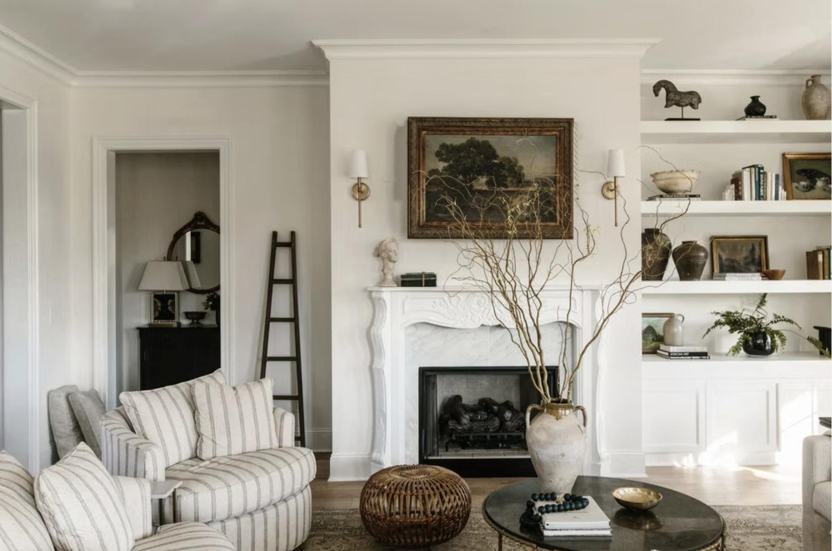 We hope your Tuesday is off to a great start and that you are poised and ready to tackle this week. We are so excited to share a few beautiful living rooms –and a few of the features that we think most great living rooms have in common.