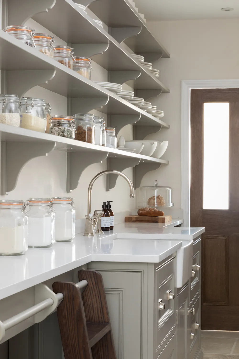 Alternative Text Humphrey Munson has made the dream of a clutter free kitchen a reality for many a homeowner with these kitchen organization ideas. Paul Craig photography