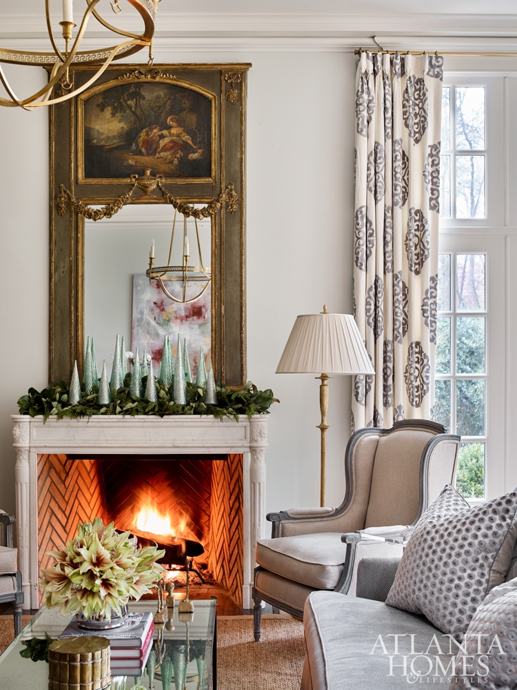We can hardly believe how incredibly close we are getting to Christmas. Is it beginning to look like it at your house? Today, we are talking all about Christmas mantel ideas to inspire your own mantel decor. Atlanta Homes & Lifestyles | D. Stanley Dixon Architect | Lynne T. Rankin Design | Emily Followill Photography