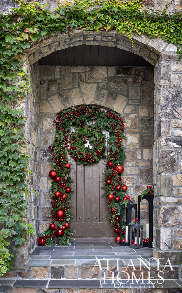 As the holiday celebrations begin to take center stage, we hope you can steal away for a moment to take a peek at this gorgeous Atlanta home. The stunning interior design ideas may inspire your own decorating. Chrismas garland on front door with red balls Source: Atlanta Homes & Lifestyles  Interior Design: Lauren Davenport, Davenport Designs  Contractor:Matthew Morris, M.T. Morris Construction  Jeff Herr Photography 