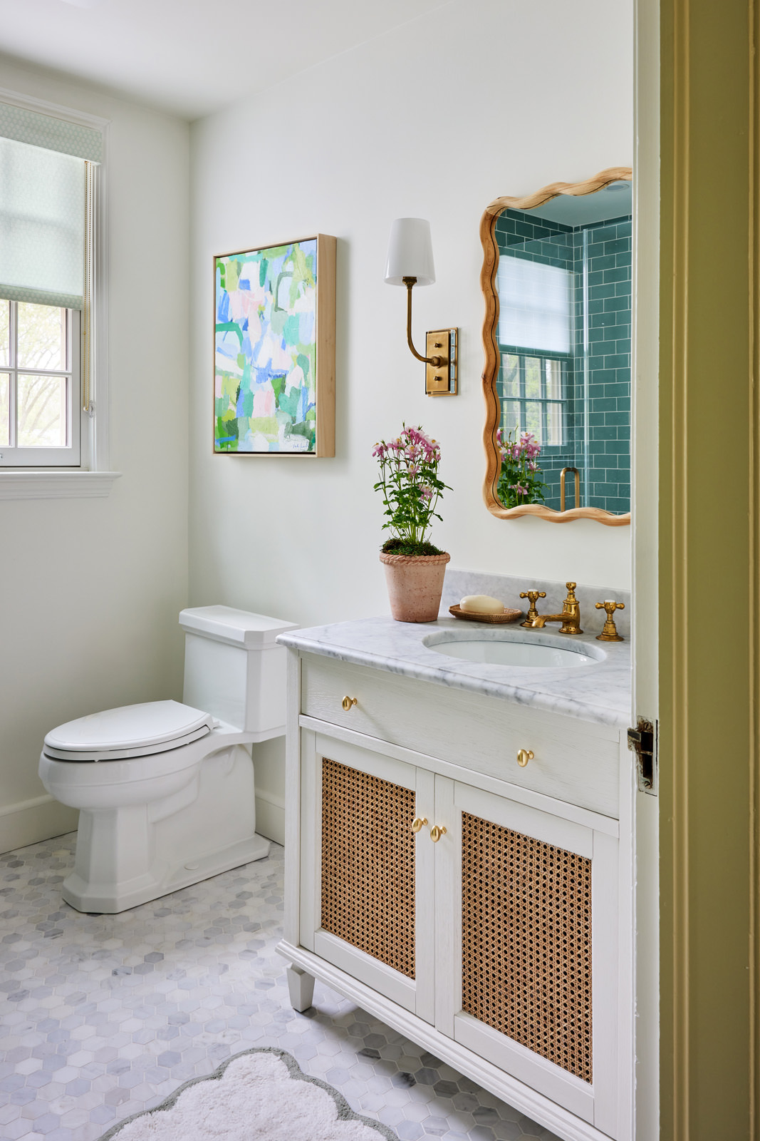 Don't you just love it when you stumble upon a designer whose work makes your heart race? That's what happened to us with Jennifer Hunter Design. Their whole aesthetic is just our style. We think you might agree that these designers' work is in good taste! Photo: @kirstenrfrancis Styling: @francesfinds