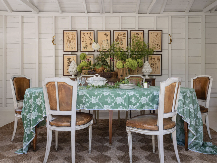 Beauty, sophistication, and stunning interior design details come to mind when we think of Marianne Simon Interiors.Stylist @cate.ragan.styling Photography @_karamercer